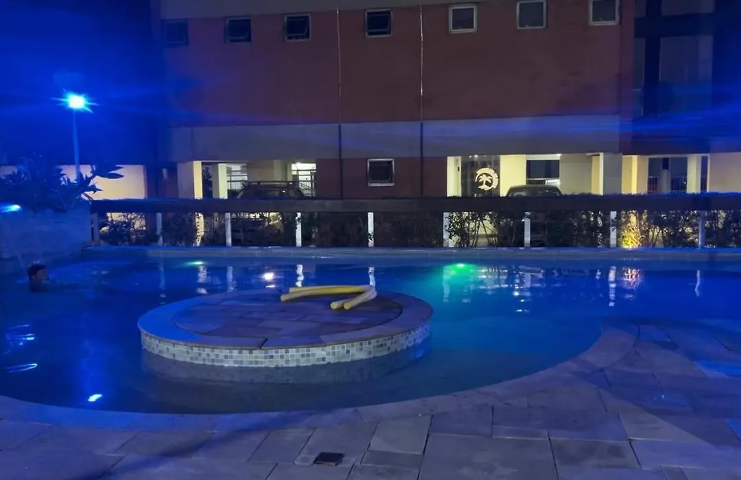 Cobertura Aconchegante na Enseada 3 Quartos, Piscina e Conforto a Poucos Passos do Mar-1